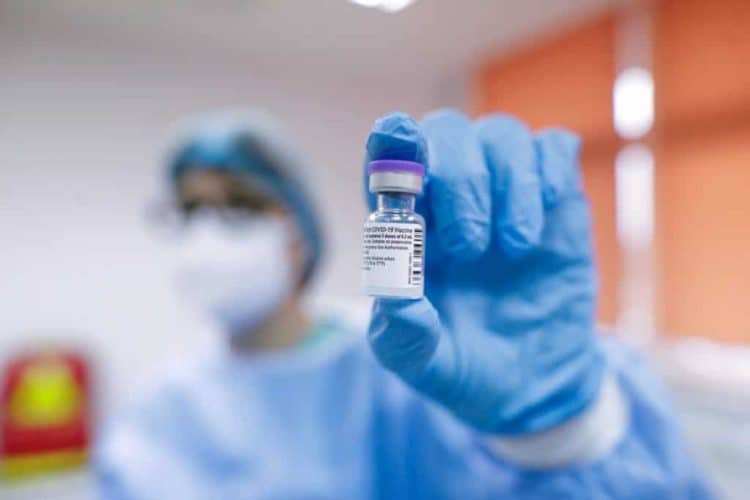 Vaccinarea este singura solutie pentru a scapa de pandemie
