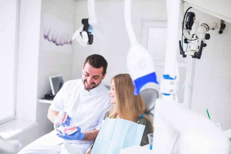 implant dentar
