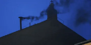 Fum negru la Vatican, nu a fost ales un nou Suveran Pontif – Ce urmează