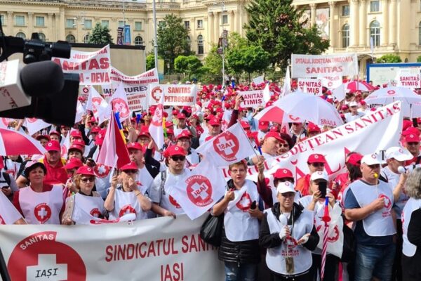 Federația Sanitas cere partidelor să respingă noua lege a salarizării: „Este mai proastă decât variantele anterioare”